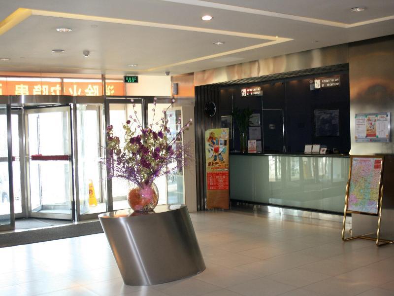 Jinjiang Inn Changchun Train Station Экстерьер фото
